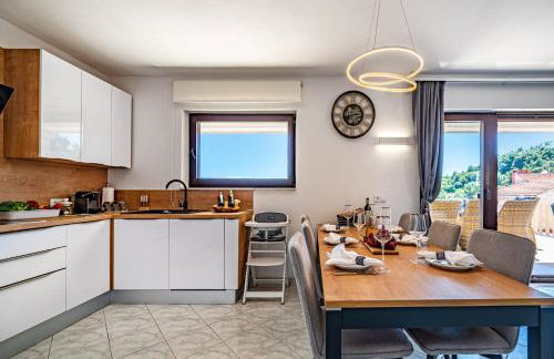 Villa Kadena - Luxury Seaside Villa with Private Heated Pool - Photo 20