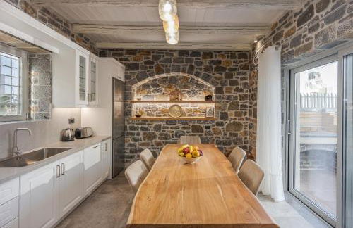 ELECTRA BOUTIQUE VILLA - Photo 12