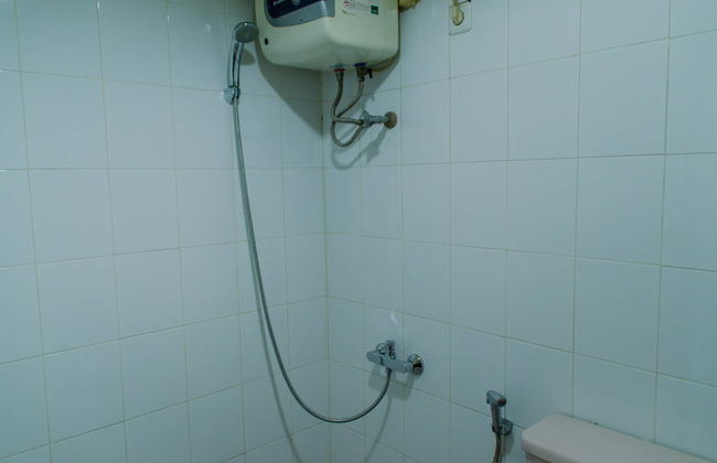 Spacious And Homey 3Br At Kondominium Rajawali Apartment - Photo 11