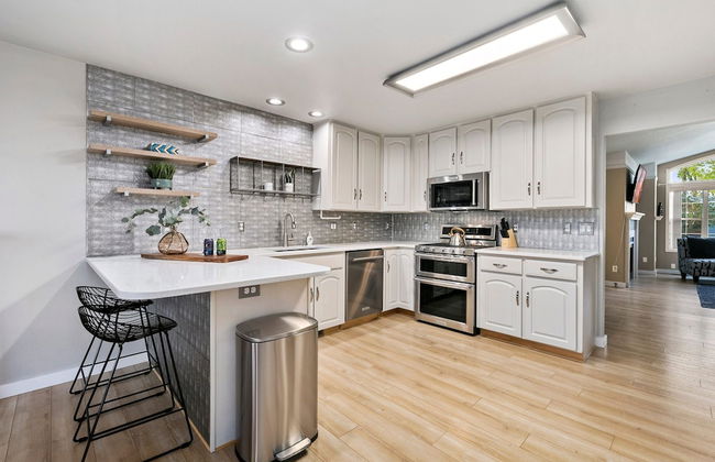 Scandinavian Chic – Hot Tub, Bikes and Lake Life! - Foto 13