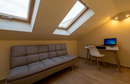 A V Luxury Apartments with Private Pools - Photo 19