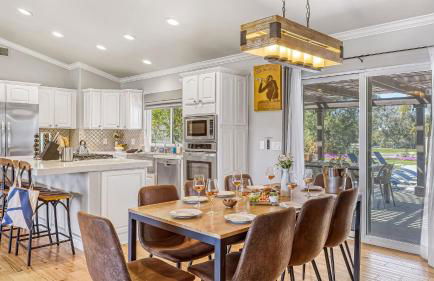 Temecula Wine Country Home w/ Pool, Hot Tub, Game Room & Vineyard Views - Foto 10