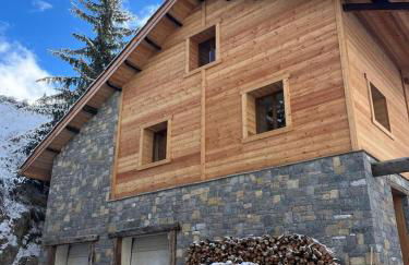 Chalet le Chantelevent for 24 Guests - Slope Views, Pool & Jacuzzi - Foto 1