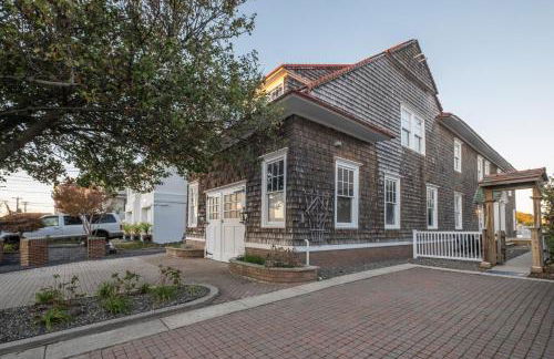 The Capone House-Historic Bayfront Home w/hot tub - Foto 44