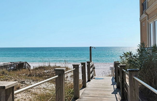 4BR Home, Private Pool, Steps From Beach, Minutes to Top Attractions - Foto 60