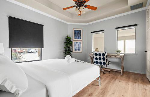 Lake Travis Family Retreat with Theater Game Room and BBQ 7 min from Marina - Foto 43
