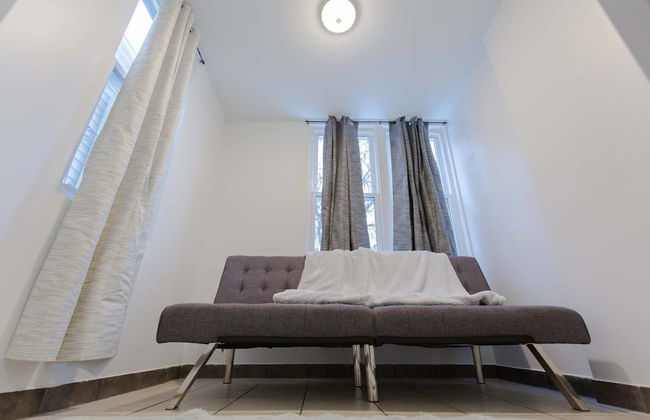 Simple in Palmer Square - Walk to Park and Train - Foto 13