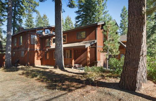 Lake Tahoe Treasure! Minutes From Beach & Skiing - Foto 71