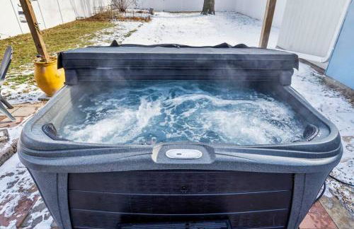 The Hideaway on Hazel- Luxury Smart Home w Hot Tub - Foto 29