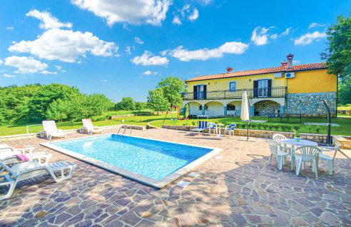 4 Bedroom Stunning Home In Jurani - Foto 1