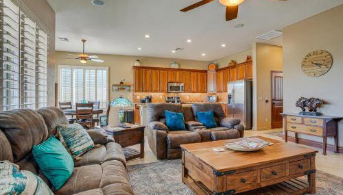 Walk to Parks Home with Pool in Surprise! - Foto 1