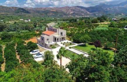 Villa Florentina at Chania Suburbs With Private Pool and BBQ - Photo 4