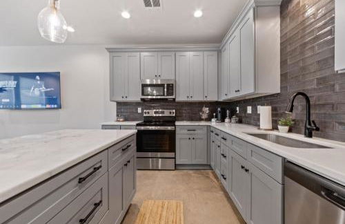 Basin House 2 King Beds 70in TV Fast WiFi - Foto 21