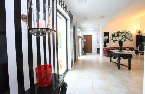 Villa con parco e piscina - Foto 30