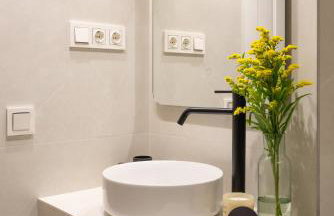 Donoso Cortes & Free parking by ELE Apartments - Photo 7