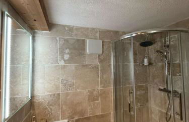 Le Savoyard - Bar & Jacuzzi - Foto 11