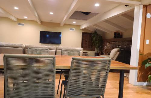 Westside Retreat w Yard, Grill, Hot Tub, Near Sofi Stadium, LAX, and the Beach - Foto 15