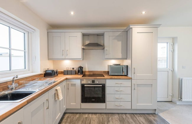 Stylish & Modern 3 Bedroom Home - Foto 10