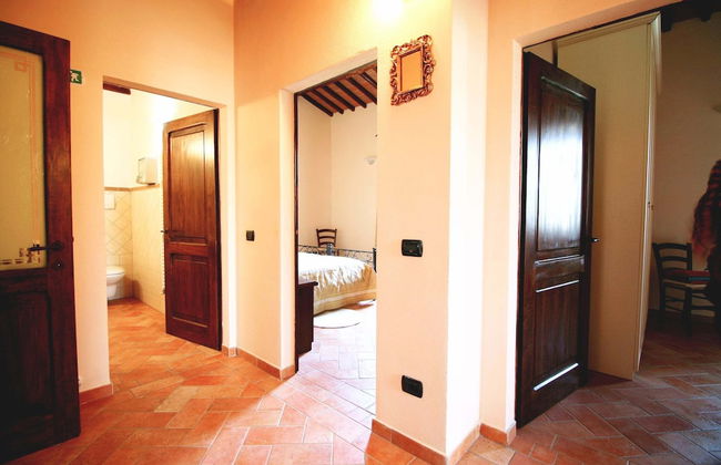 Lovely Farmhouse in Asciano With Swimming Pool - Foto 21