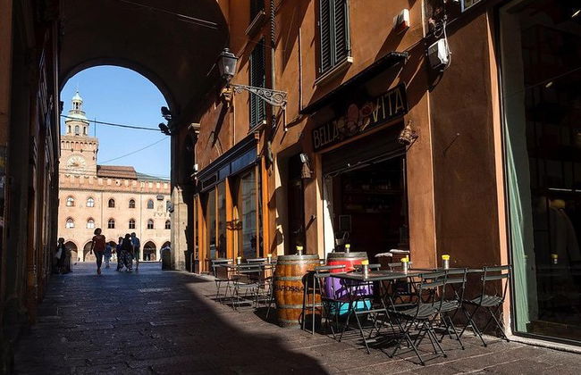 Private Transfer: Florence to Venice with Stop in Bologna - Photo 3