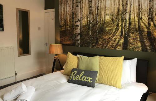 Bright Spacious 3-bed With Office & Patio, Preston - Foto 2