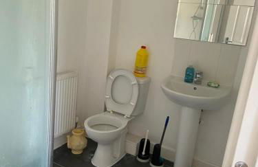 Langham Lake House Milton Keynes - ideal for couples, solo travellers, families - Foto 32