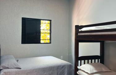 Casa Frente ao Lago com Piscina Aquecida no Melhor Condomínio - Foto 17