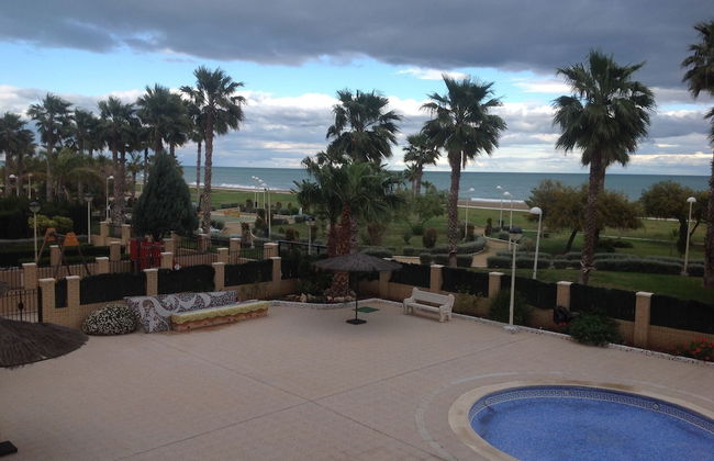 LET 4 U Cala Blanca I Frontal - Photo 1