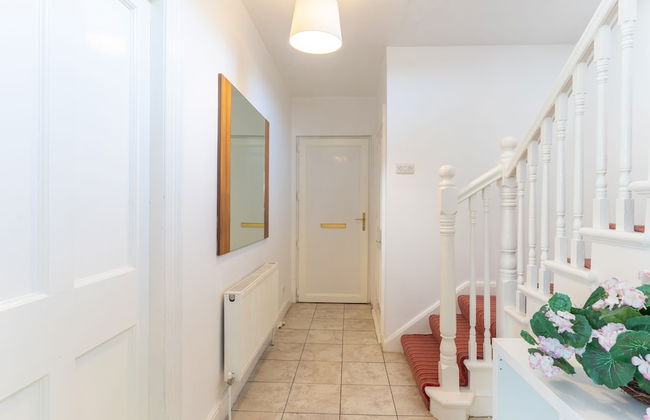 3 Bed Quaint House Town Center - Foto 30