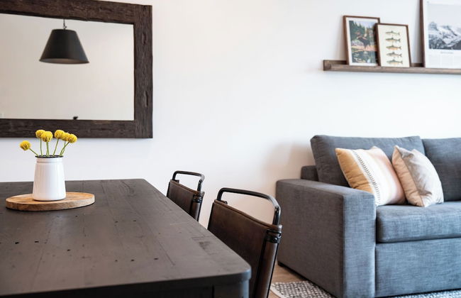 The Selkirk House by Revelstoke Vacations - Photo 13