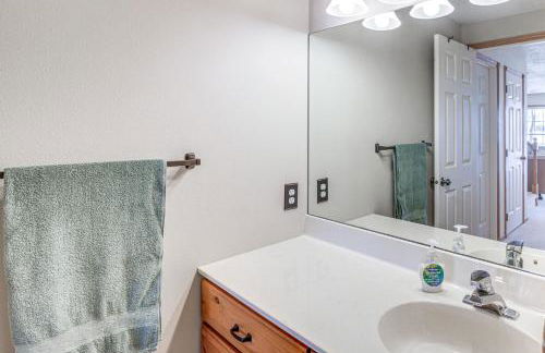 Pelican Rapids Lake House with Water Views and Dock! - Foto 25