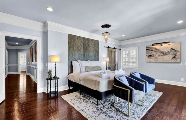 7BR Lakefront Haven Pool Hot Tub Gated 4acres - Foto 29