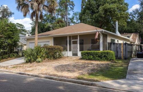 Your UF Getaway: 1 Block from Campus - 4 BD Haven - Foto 19