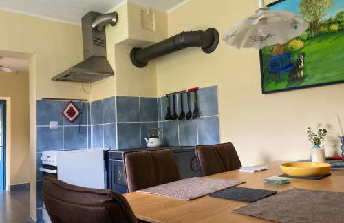 Villa Kunterbunt: Urgemütlich und fast perfekt - Foto 19