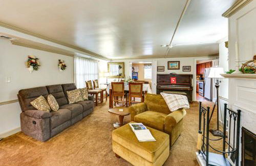 Walk to Shops and Eats Apt in Downtown Elizabeth - Foto 5