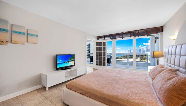 Breeze off the Bay in Miami - Foto 5, Habitación