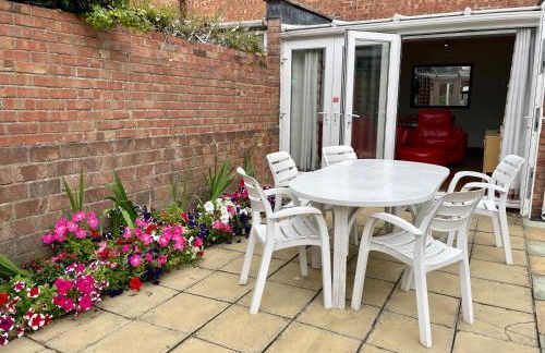 Somers 4 bed House off road parking pet friendly - Foto 49