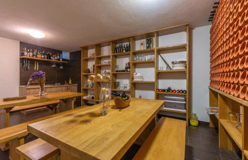 Gorgeous Home In Mravince With Sauna - Photo 37