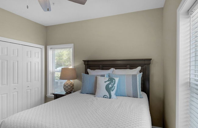 1st Floor, Walkable to Dining, Shopping, Beach - Sleeps 6 - Foto 2