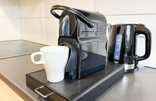 ImmoStay G#1 Ferienhaus - Parken & WiFi, 2 Balkone und 2 Bäder,4K - Foto 22