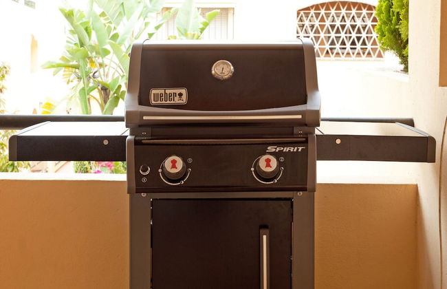 Charming Apartment With Pool - Photo 25