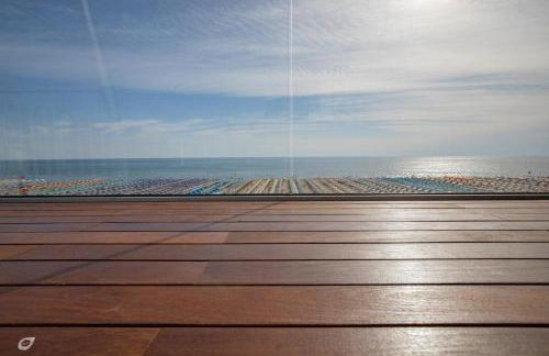 Beachfront Penthouse with private parking - Foto 69