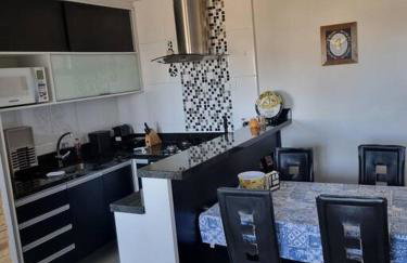 Apto amplo 5 pessoas 2 banheiros garagem - Foto 17