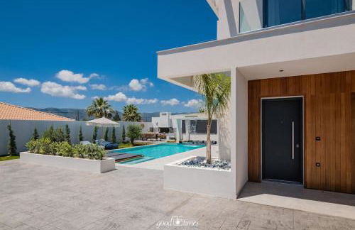 Nefele Luxury Recidency, A Concealed Delight by MindYourVilla - Foto 2