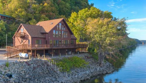 Custom Waterfront Lodge, 4 bed, 4 Bath, Sleeps 12! - Foto 2