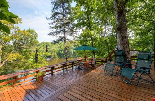 Dock and Resort Perks Quiet Lakefront Cottage - Foto 7