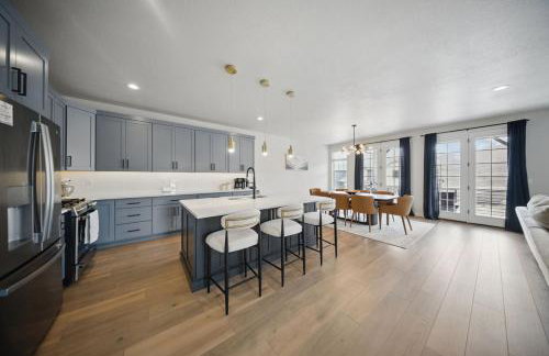 BRAND NEW Scenic Luxury Mountain Retreat - Foto 1