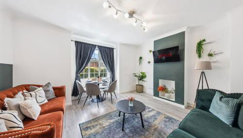 Modern and Comfortable Spacious 3 Bedroom House with Large Private Garden - Foto 1