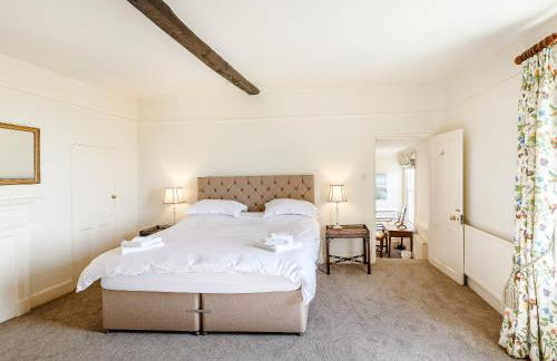 Pattiswick Hall - Photo 14