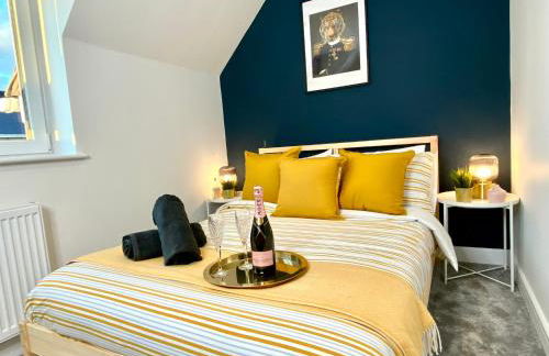 Amazing NEW Large 2 bedroom House - 5 Minutes to the nearest Beach! - Great Location - Garden - Parking - Fast WiFi - Smart TV - Newly decorated - sleeps up to 5! Close to Poole & Bournemouth & Sandbanks - Foto 15